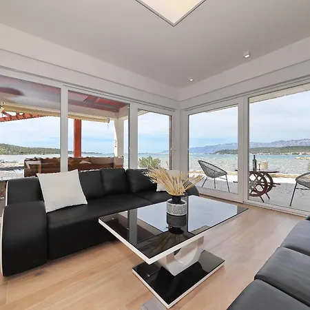 Villa Maritime - Exklusive Strandvilla Mit Beheiztem Pool, Grillhuette & Meerblick Bei Zadar