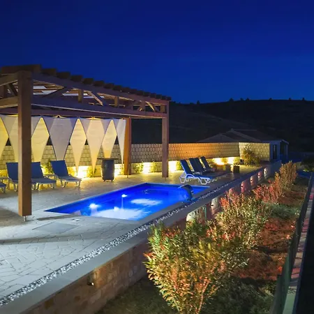 Maritime - Exklusive Strandvilla Mit Beheiztem Pool, Grillhuette & Meerblick Bei Zadar ヴィラ *