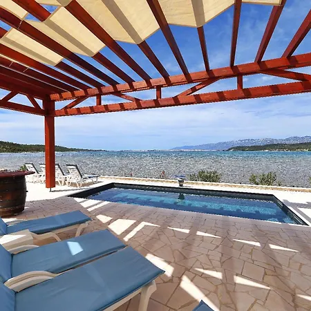 Maritime - Exklusive Strandvilla Mit Beheiztem Pool, Grillhuette & Meerblick Bei Zadar