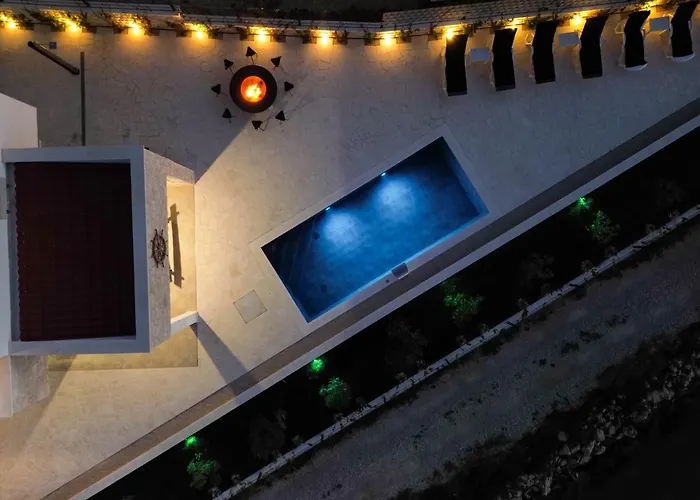 빌라 Maritime - Exklusive Strandvilla Mit Beheiztem Pool, Grillhuette & Meerblick Bei Zadar *
