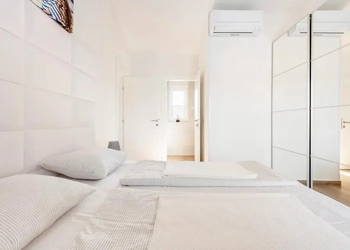 빌라 Maritime - Exklusive Strandvilla Mit Beheiztem Pool, Grillhuette & Meerblick Bei Zadar