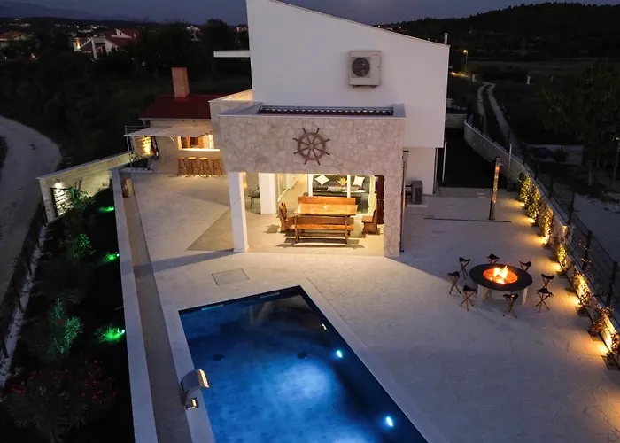 빌라 Maritime - Exklusive Strandvilla Mit Beheiztem Pool, Grillhuette & Meerblick Bei Zadar *