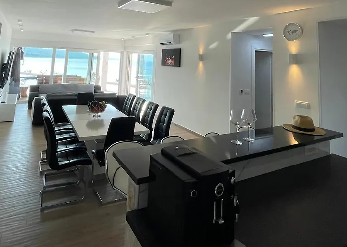 빌라 Maritime - Exklusive Strandvilla Mit Beheiztem Pool, Grillhuette & Meerblick Bei Zadar Ljubač